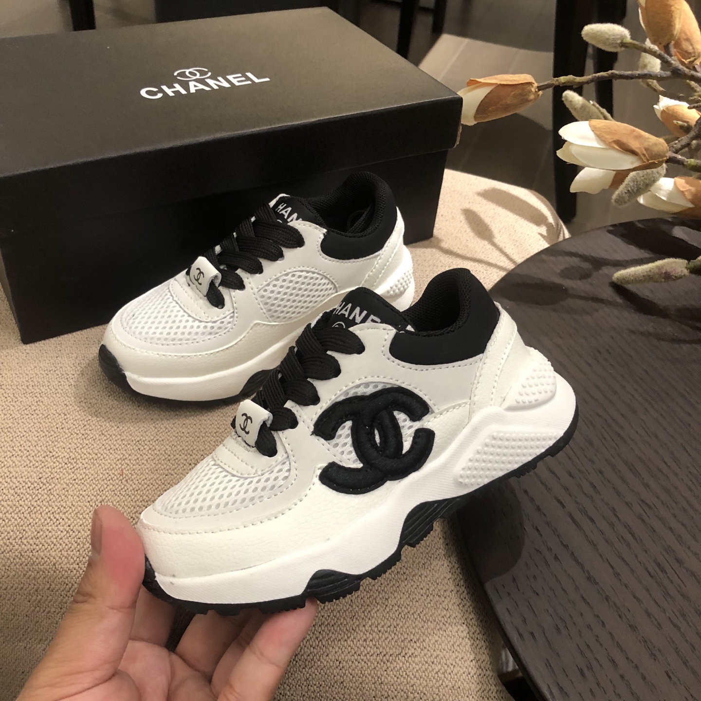 Children's shoes child